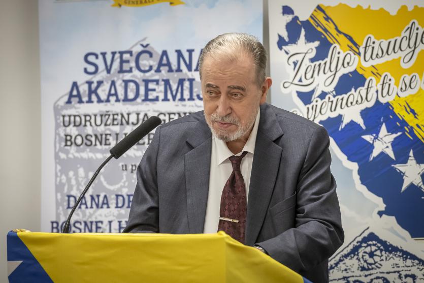 Preminuo Halil Brzina general u penziji